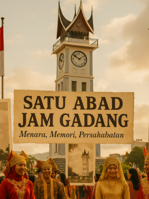 alt_text: Jam Gadang megah berdiri, simbol sejarah dan persahabatan selama seratus tahun.